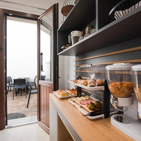 86 Bed & Breakfast