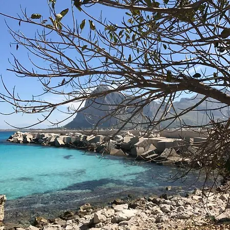 86 فندق مبيت وإفطار 3*