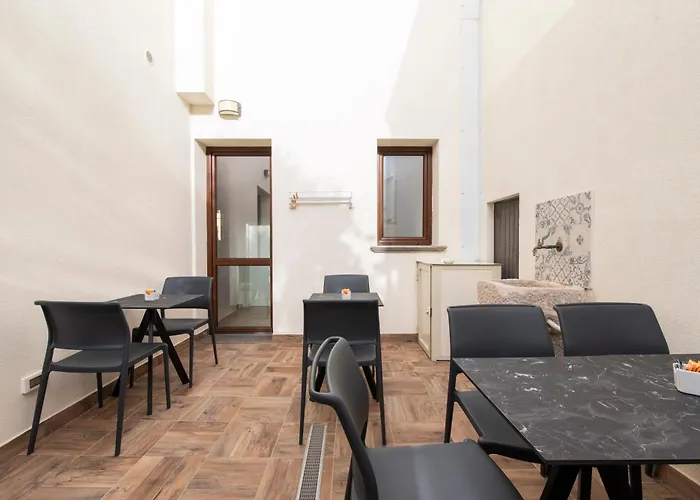 86 Bed & Breakfast 4*